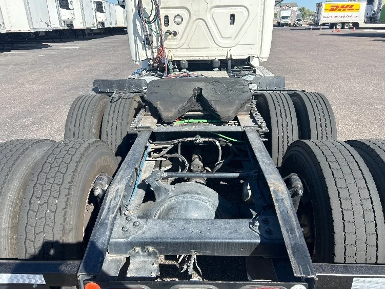2019 Freightliner Cascadia in Phoenix, AZ — photo 6
