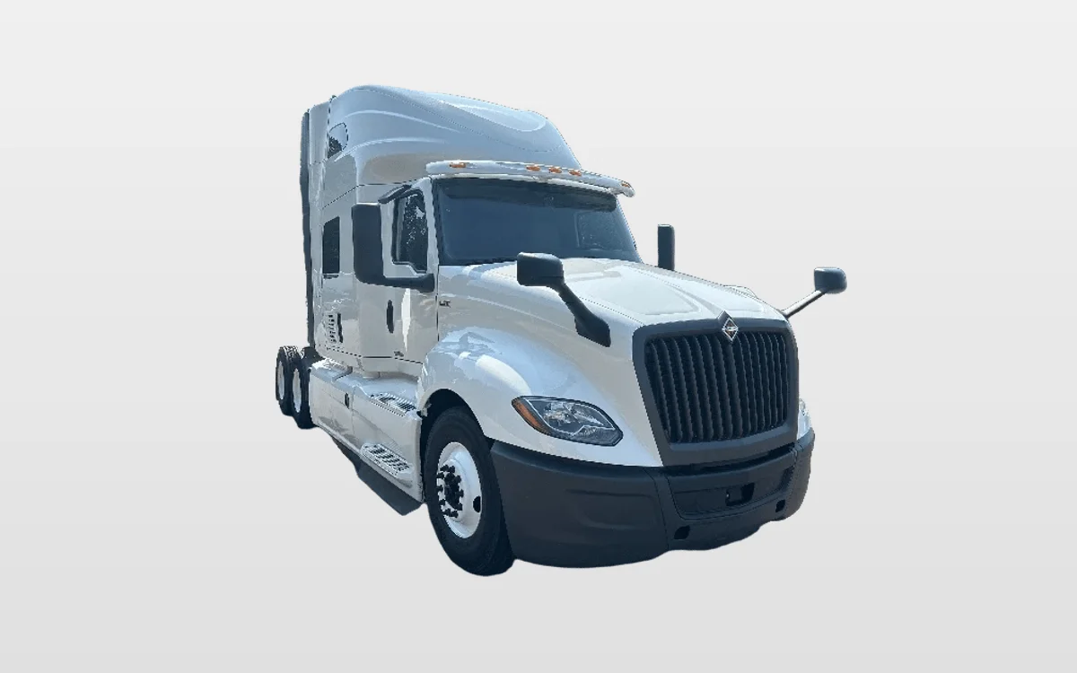 2022 International LT - image 1