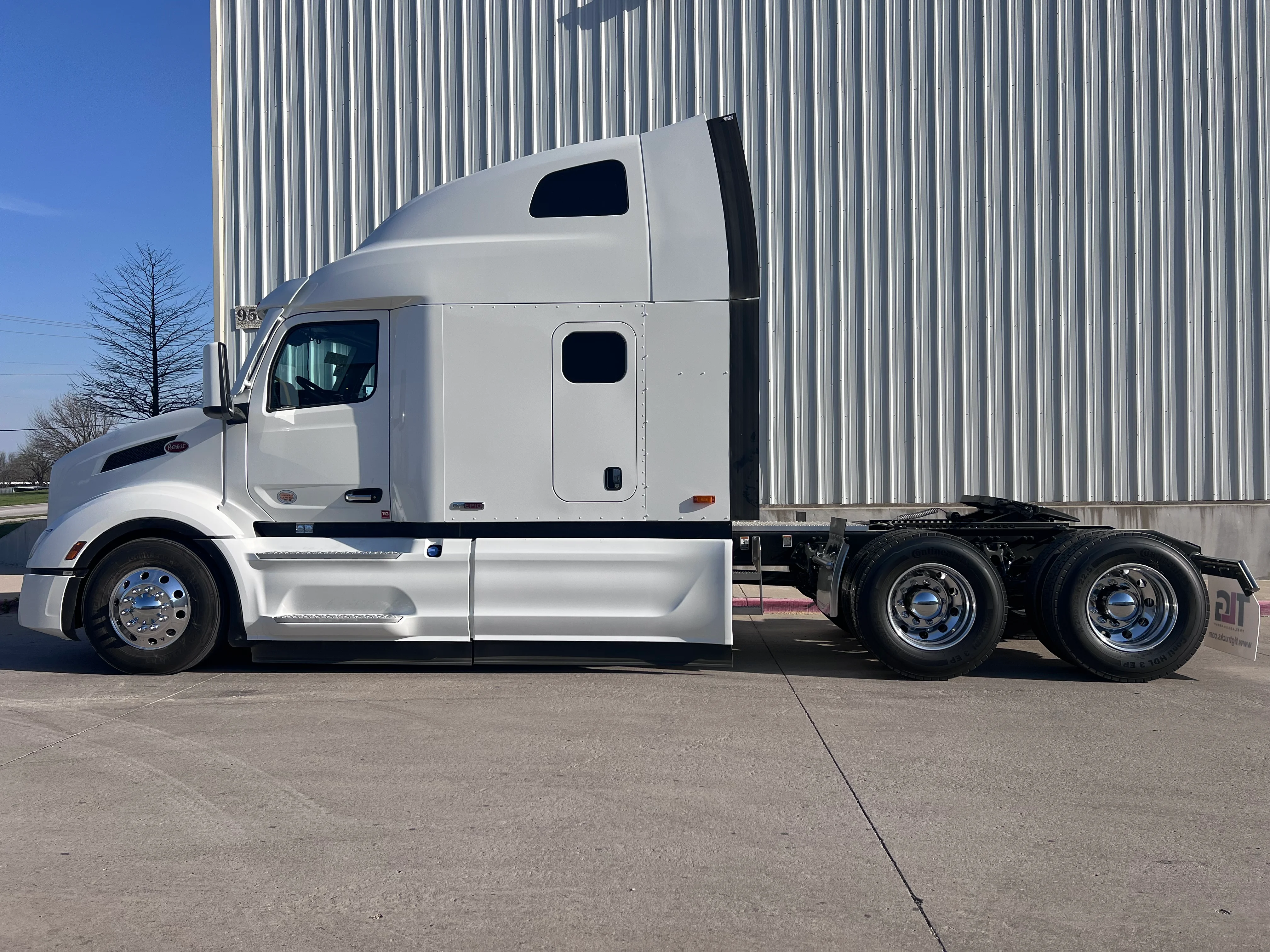 2027 Peterbilt 579 in O'fallon, MO — photo 2