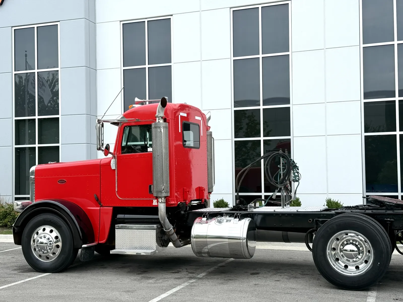2009 Peterbilt 388 in New Lenox, IL — photo 7