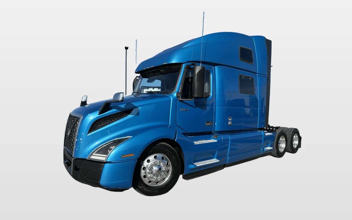 2020 Volvo - image 1