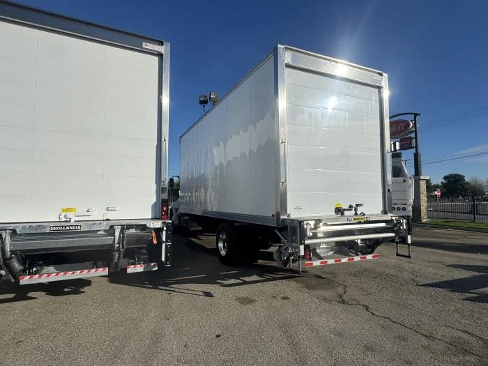 2026 Hino L6 - image 6