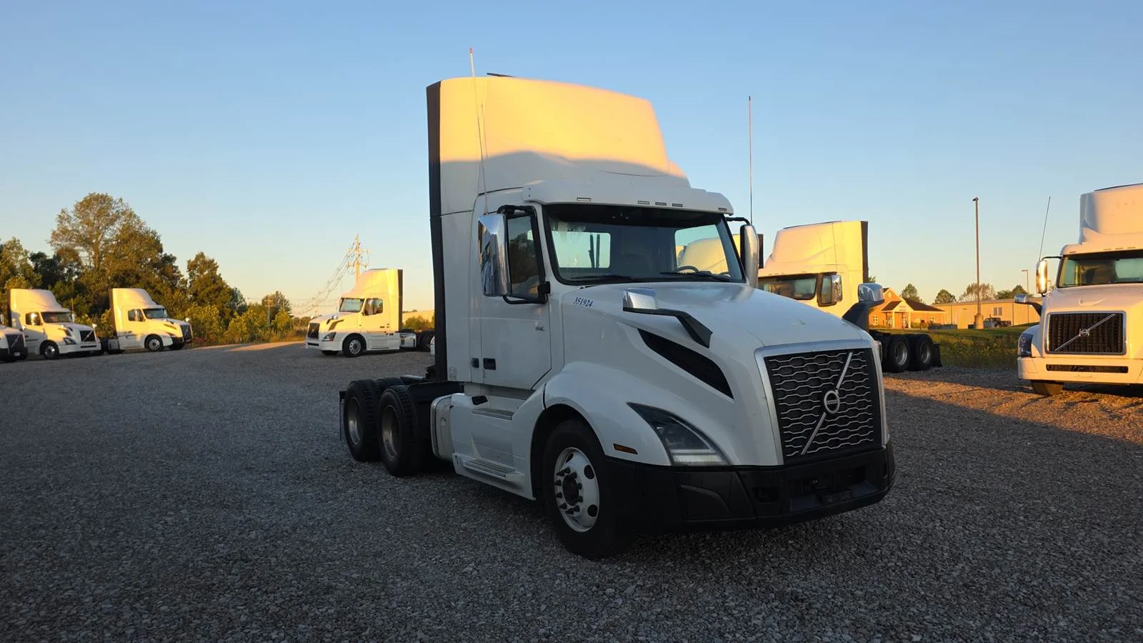 2019 Volvo VNL 300
