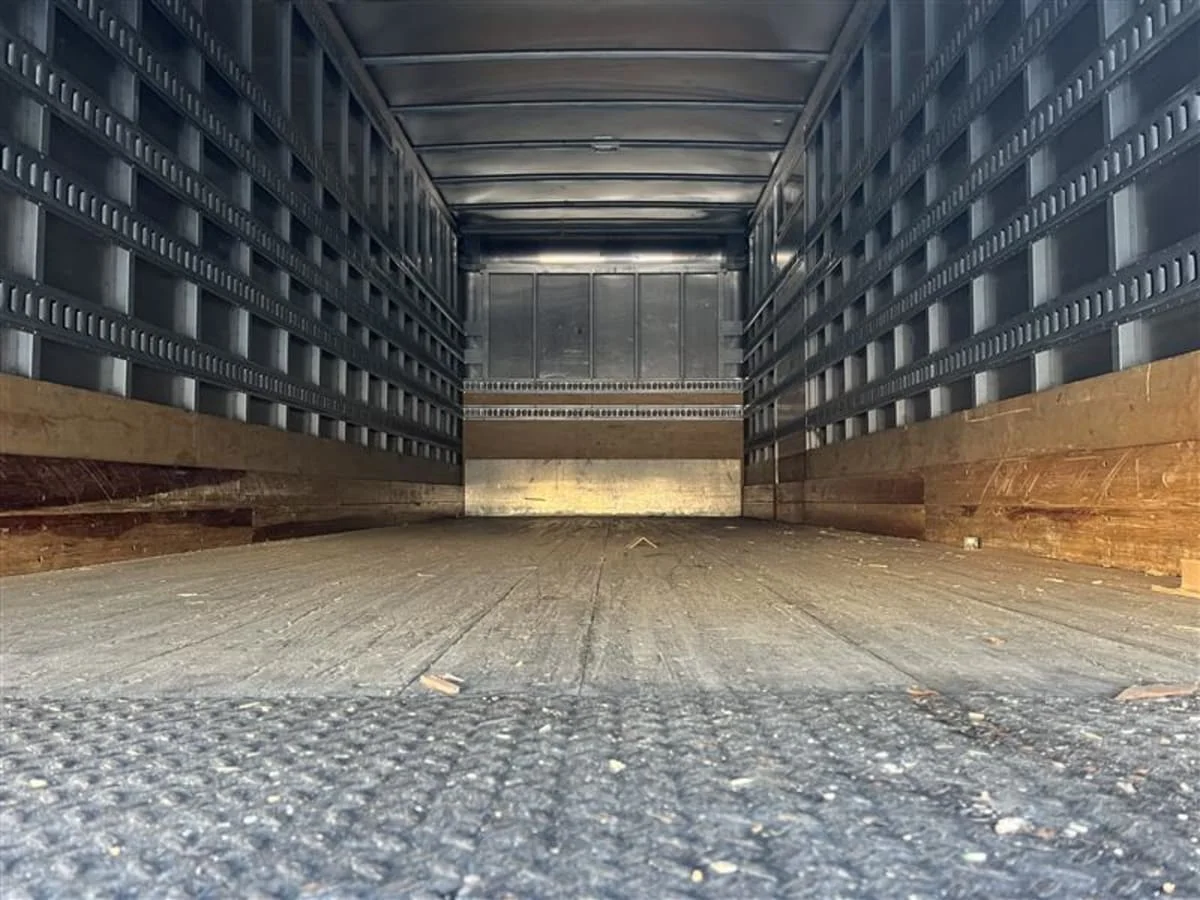 2019 Freightliner M2 106 - image 8