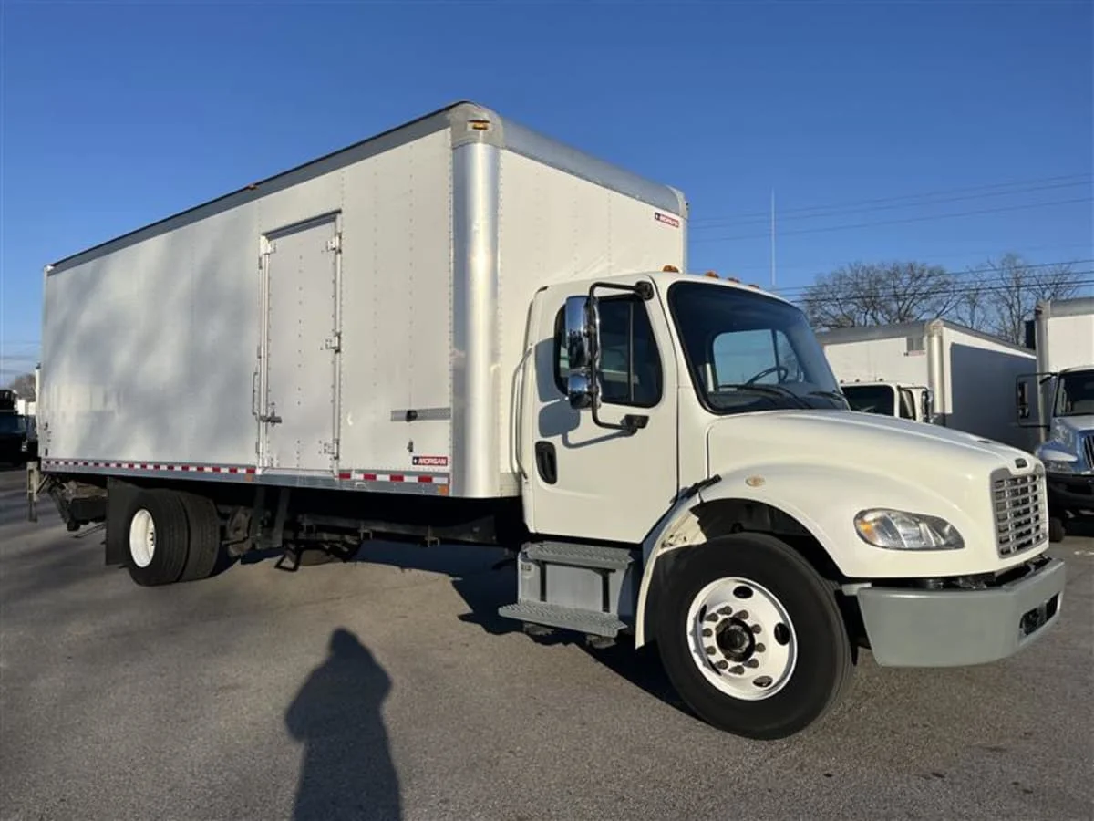 2019 Freightliner M2 106 - image 3