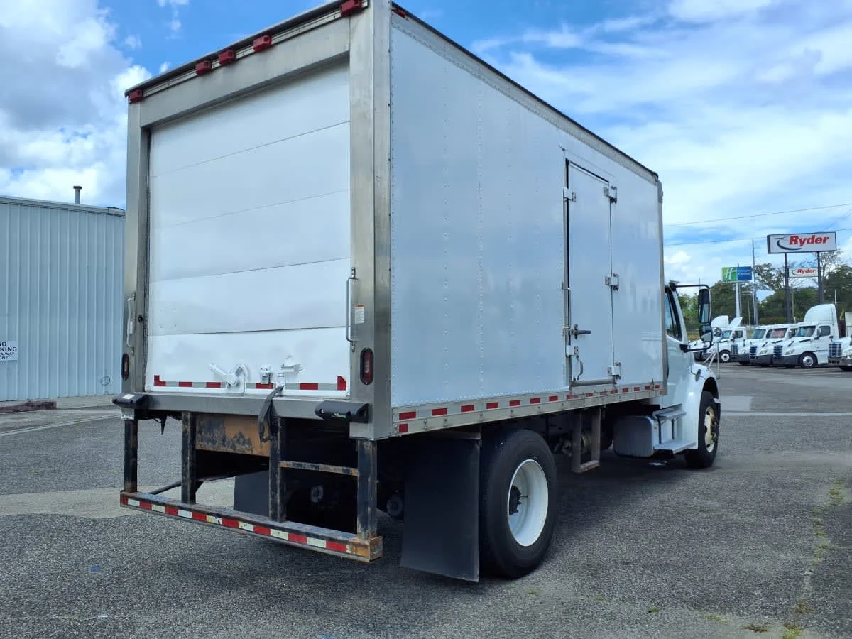 2020 Freightliner M2 106 in Knoxville, TN — photo 4