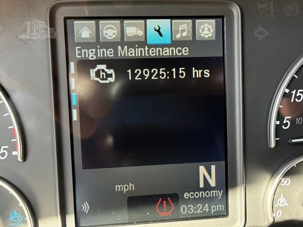 2021 Freightliner Cascadia - image 32