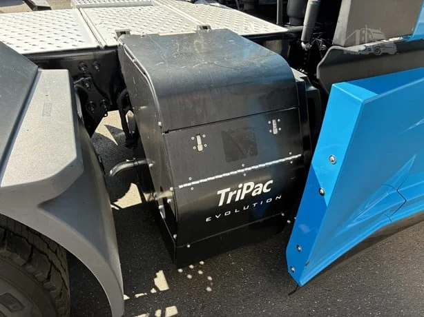 2021 Freightliner Cascadia - image 11