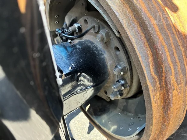 2021 Freightliner Cascadia - image 9