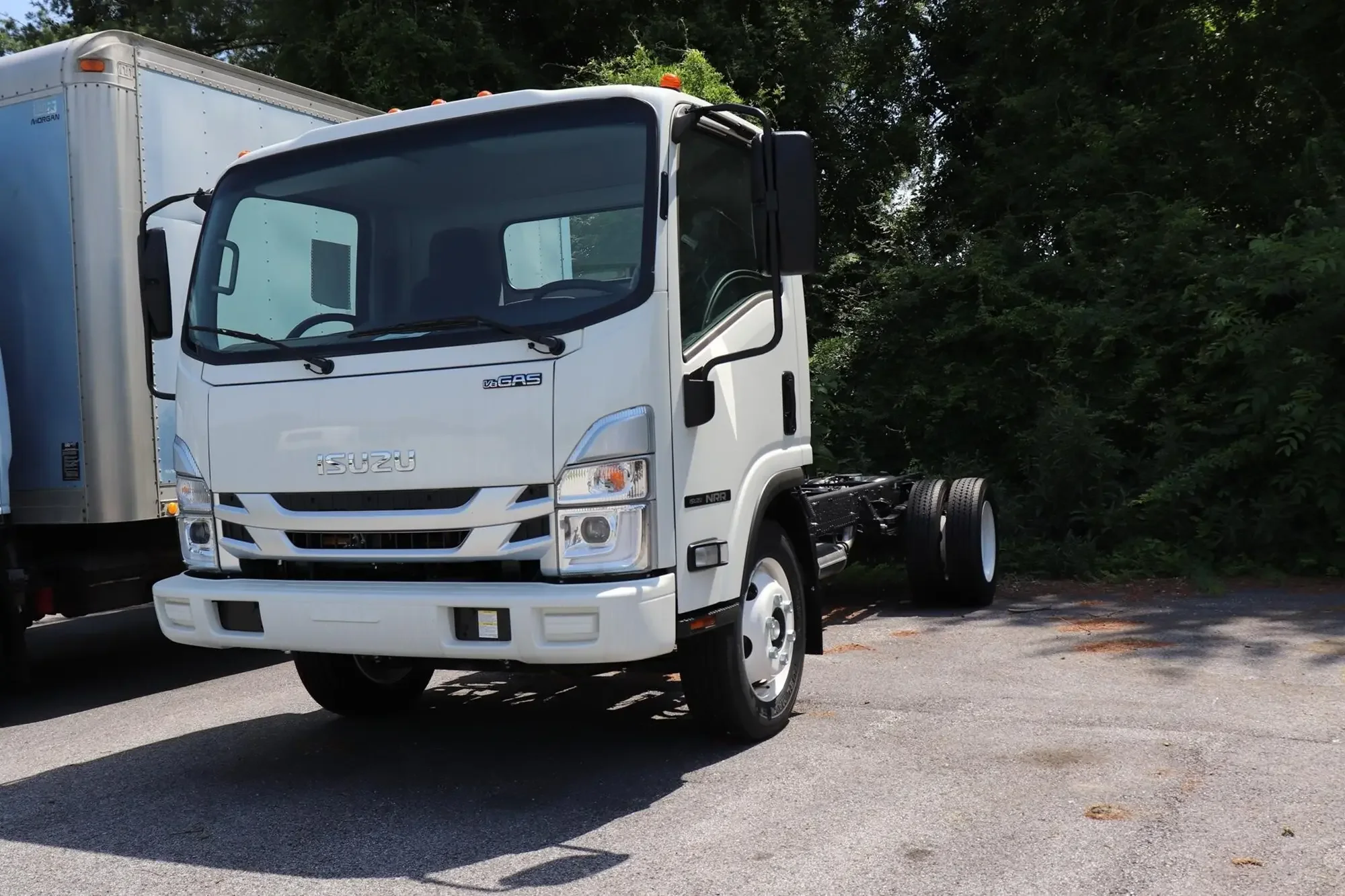 2025 Isuzu NRR - image 3