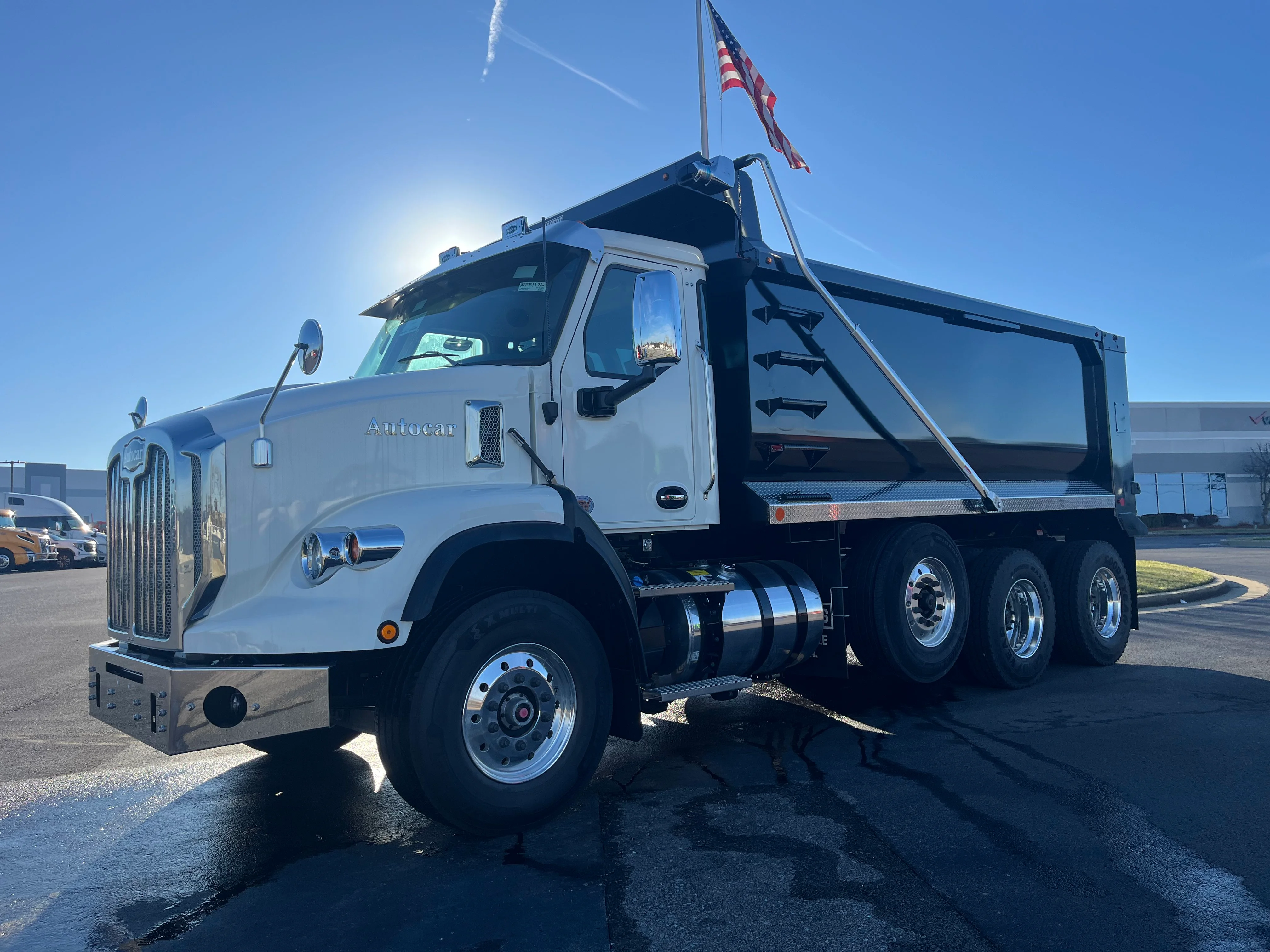 2025 Autocar DC-64 - image 7