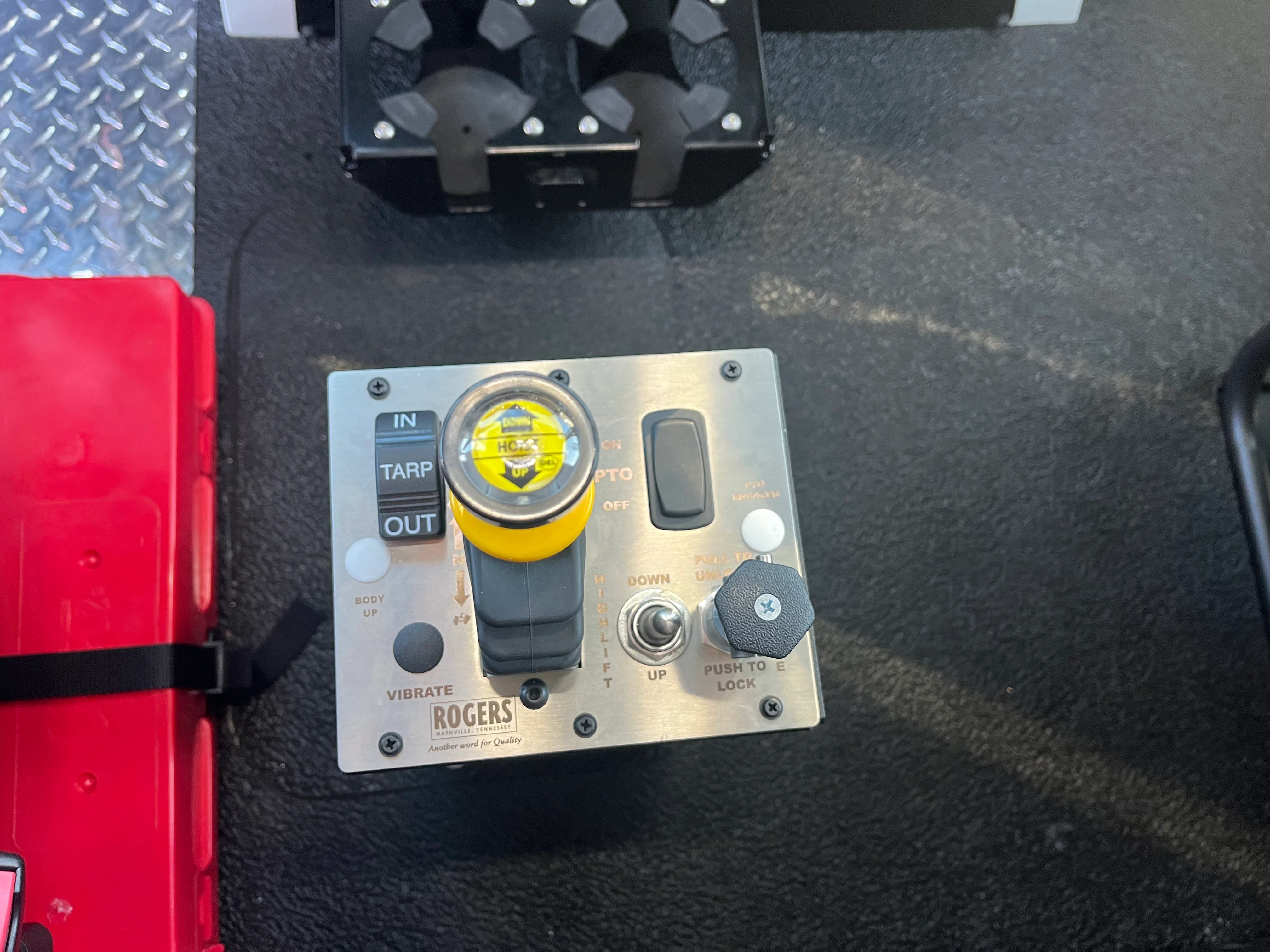 2025 Autocar DC-64 - image 13