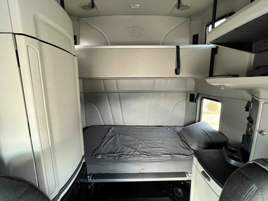 2021 Peterbilt 579 - image 11