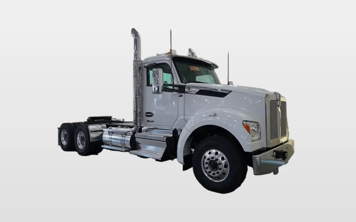 2027 Kenworth T880 - image 1