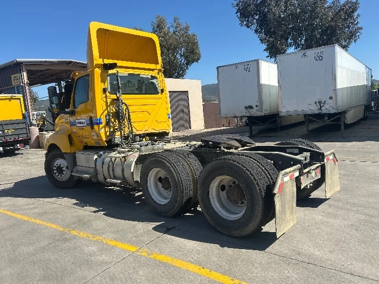 2019 International LT in Fontana, CA — photo 5