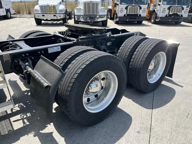 2023 Peterbilt 579 in Salt Lake City, UT — photo 3