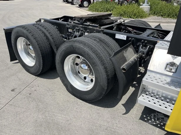 2023 Peterbilt 579 in Salt Lake City, UT — photo 11