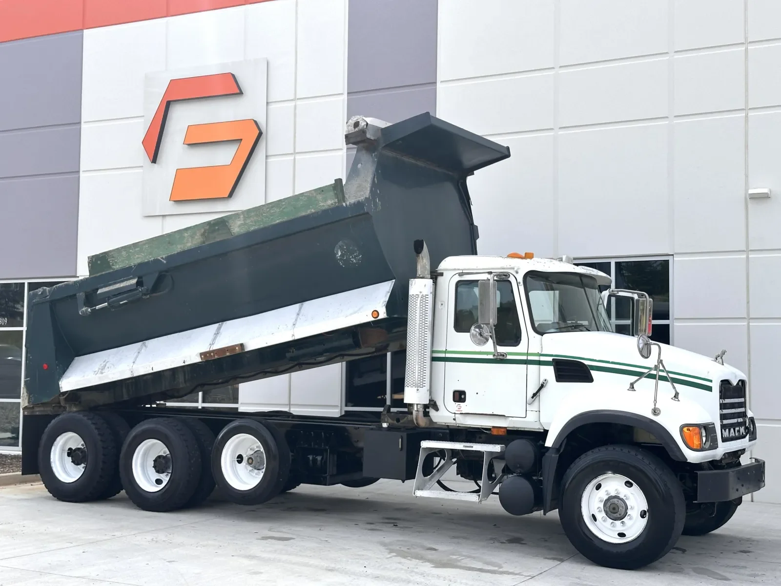 2005 Mack