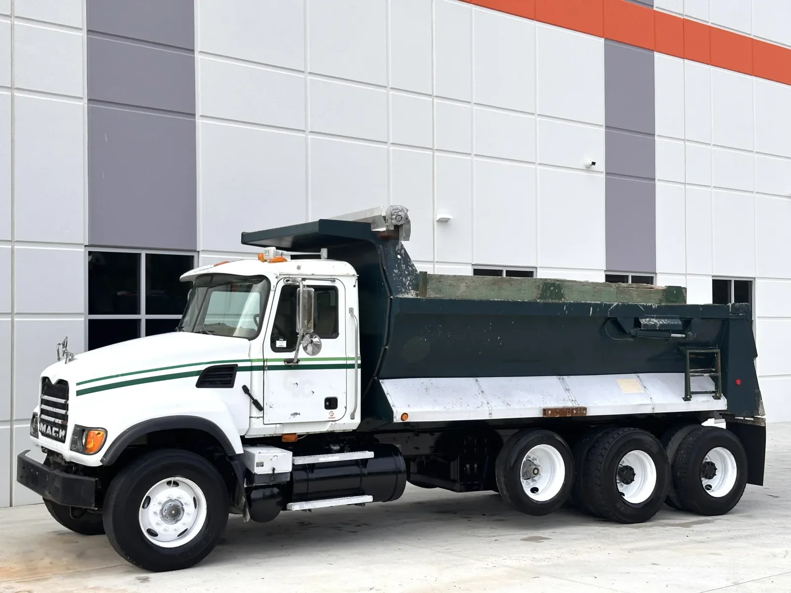 2005 Mack in Greer, SC — photo 3