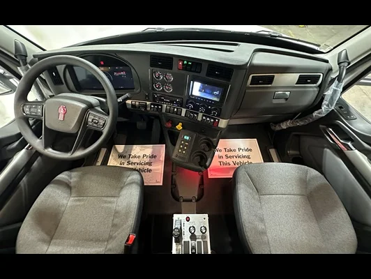 2027 Kenworth T880 in Memphis, TN — photo 2