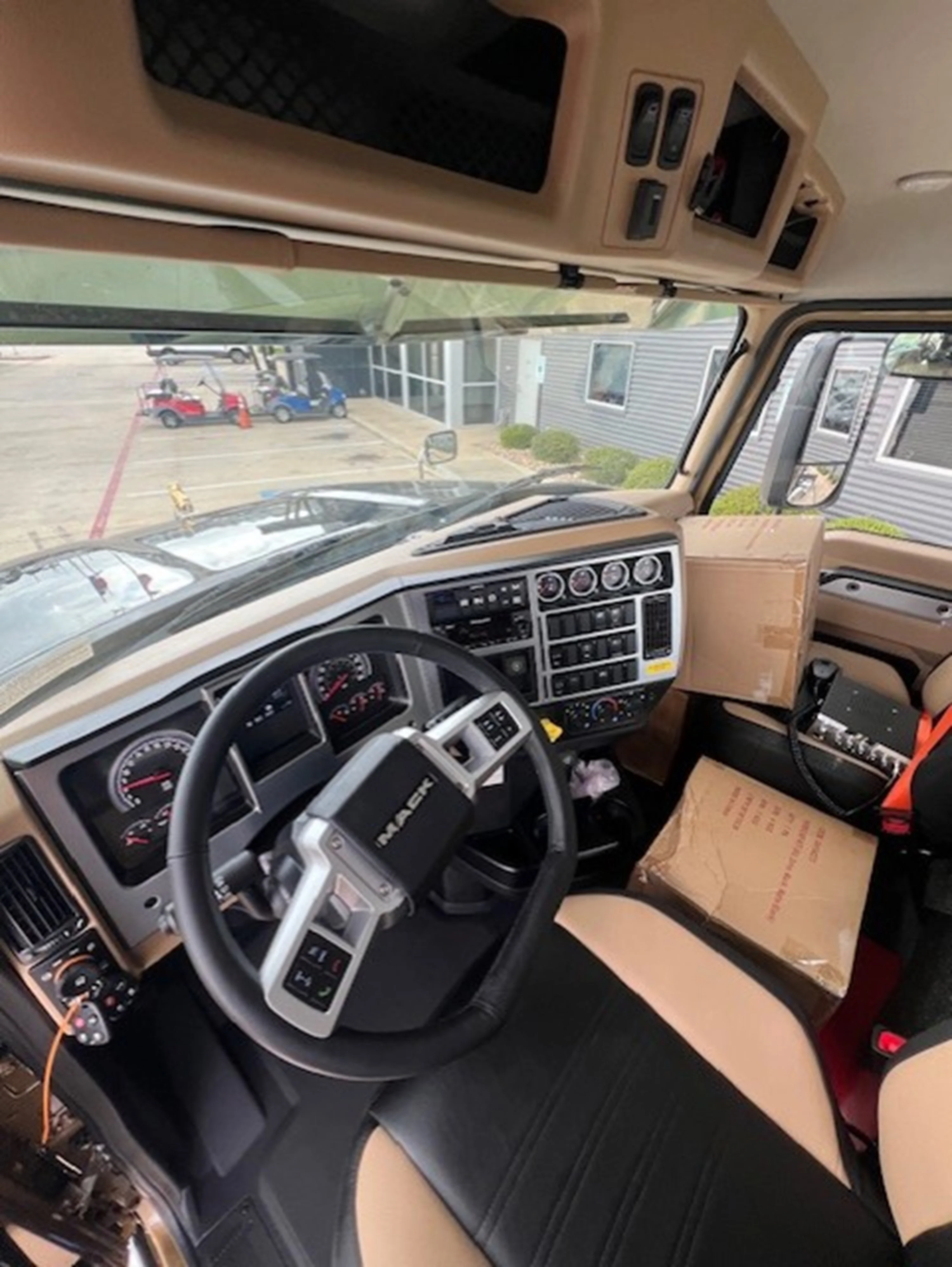 2027 Mack Pinnacle in HOUSTON, TX — photo 5