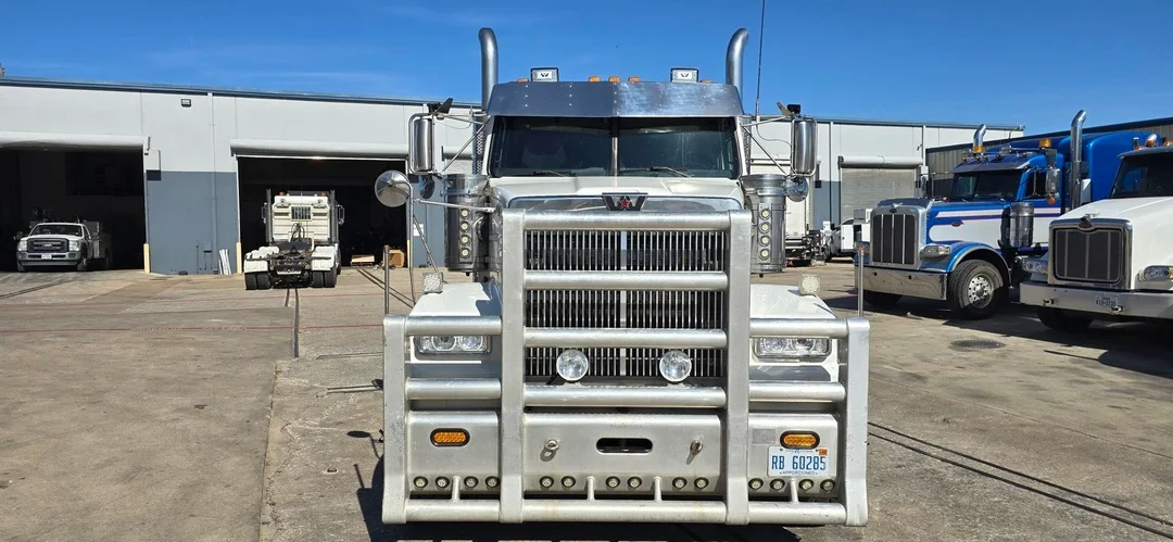 2013 Western Star 4900 in Irving, TX — photo 4