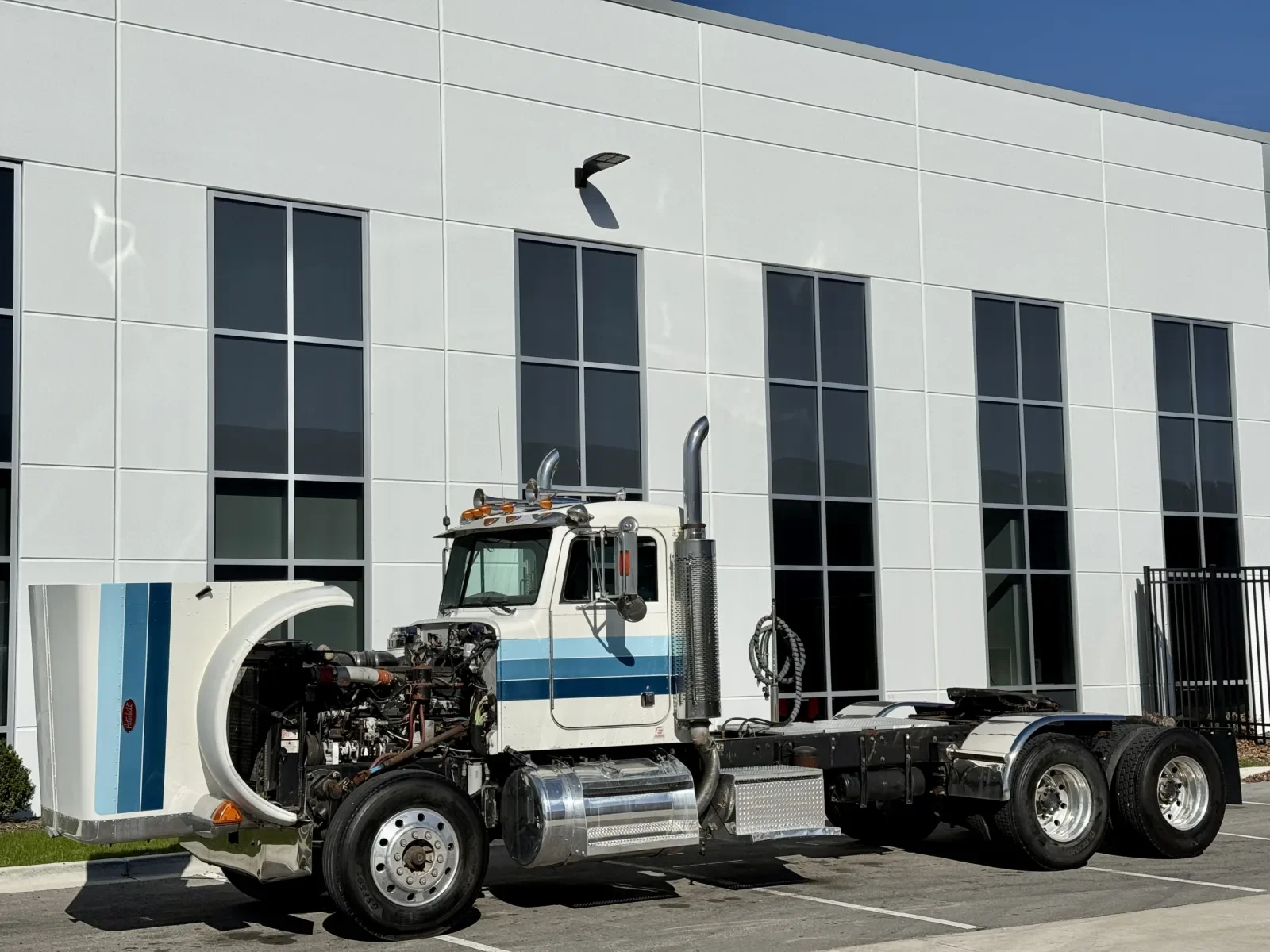 1998 Peterbilt 379 in New Lenox, IL — photo 10