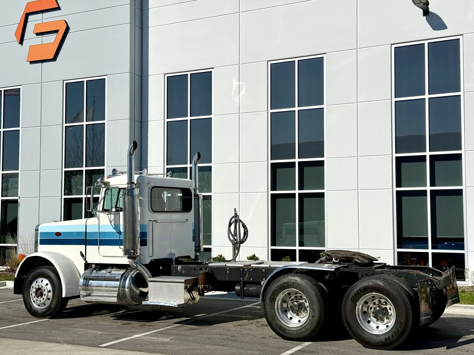 1998 Peterbilt 379 in New Lenox, IL — photo 6