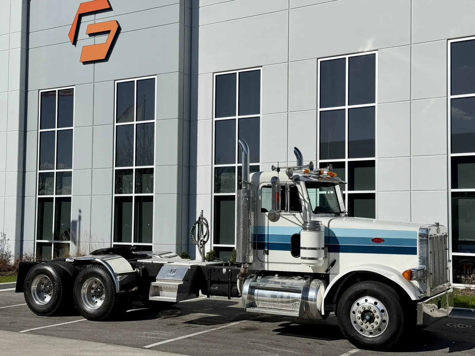 1998 Peterbilt 379 in New Lenox, IL — photo 2