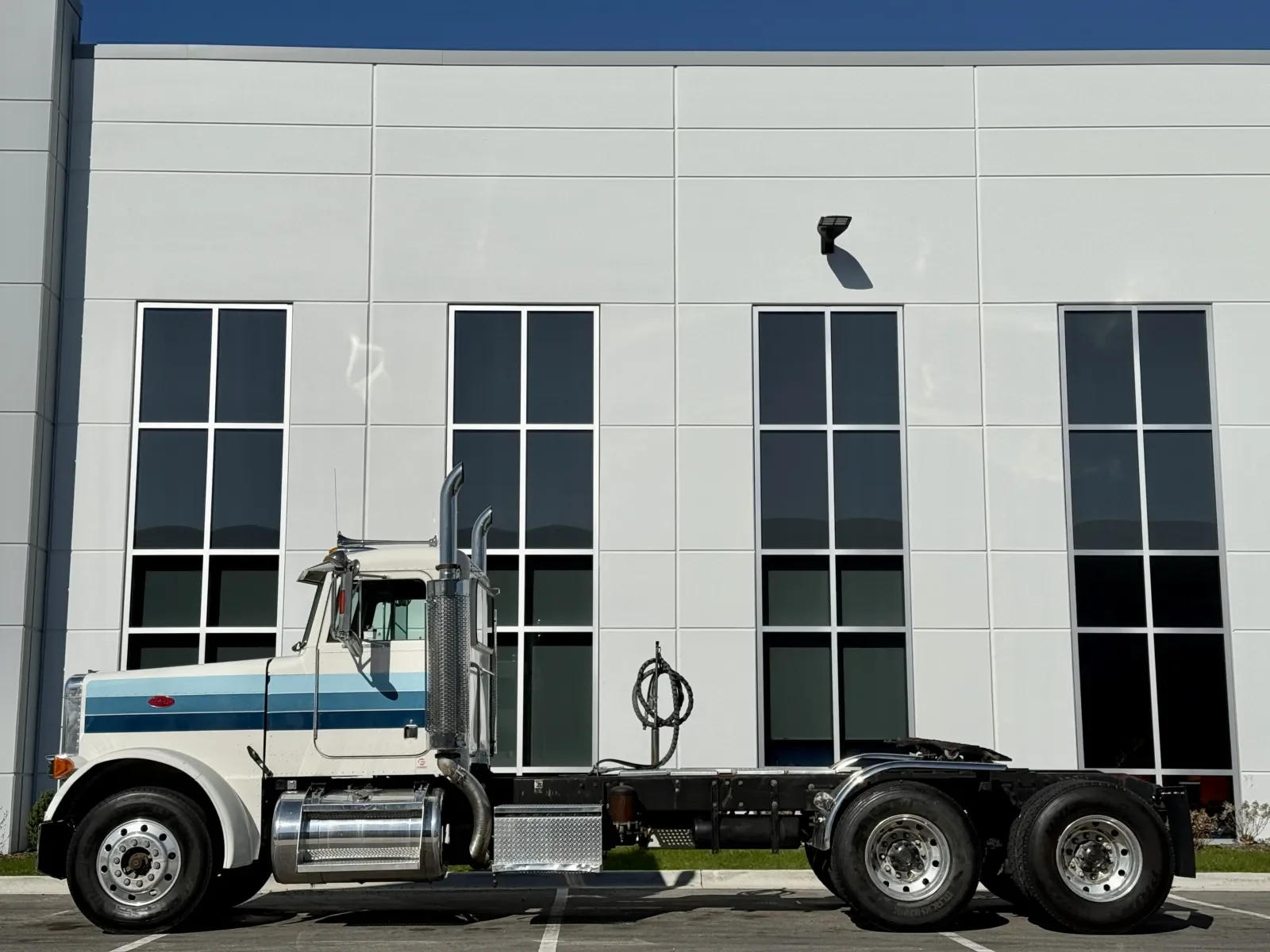 1998 Peterbilt 379 in New Lenox, IL — photo 4