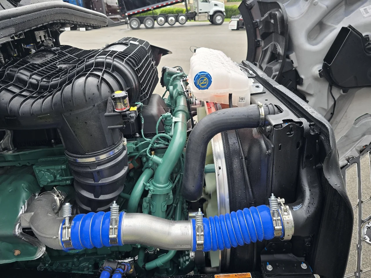 2026 Volvo VNL 660 in Toledo, OH — photo 16