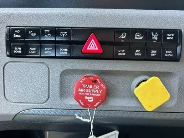 2022 FREIGHTLINER Cascadia 126 - image 19