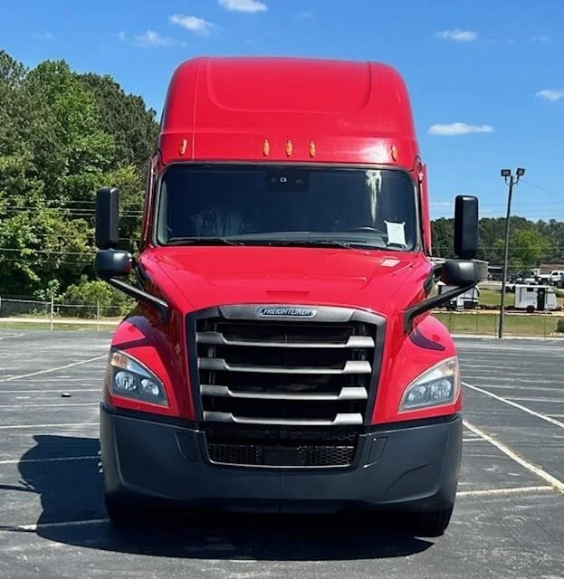2022 FREIGHTLINER Cascadia 126 - image 2