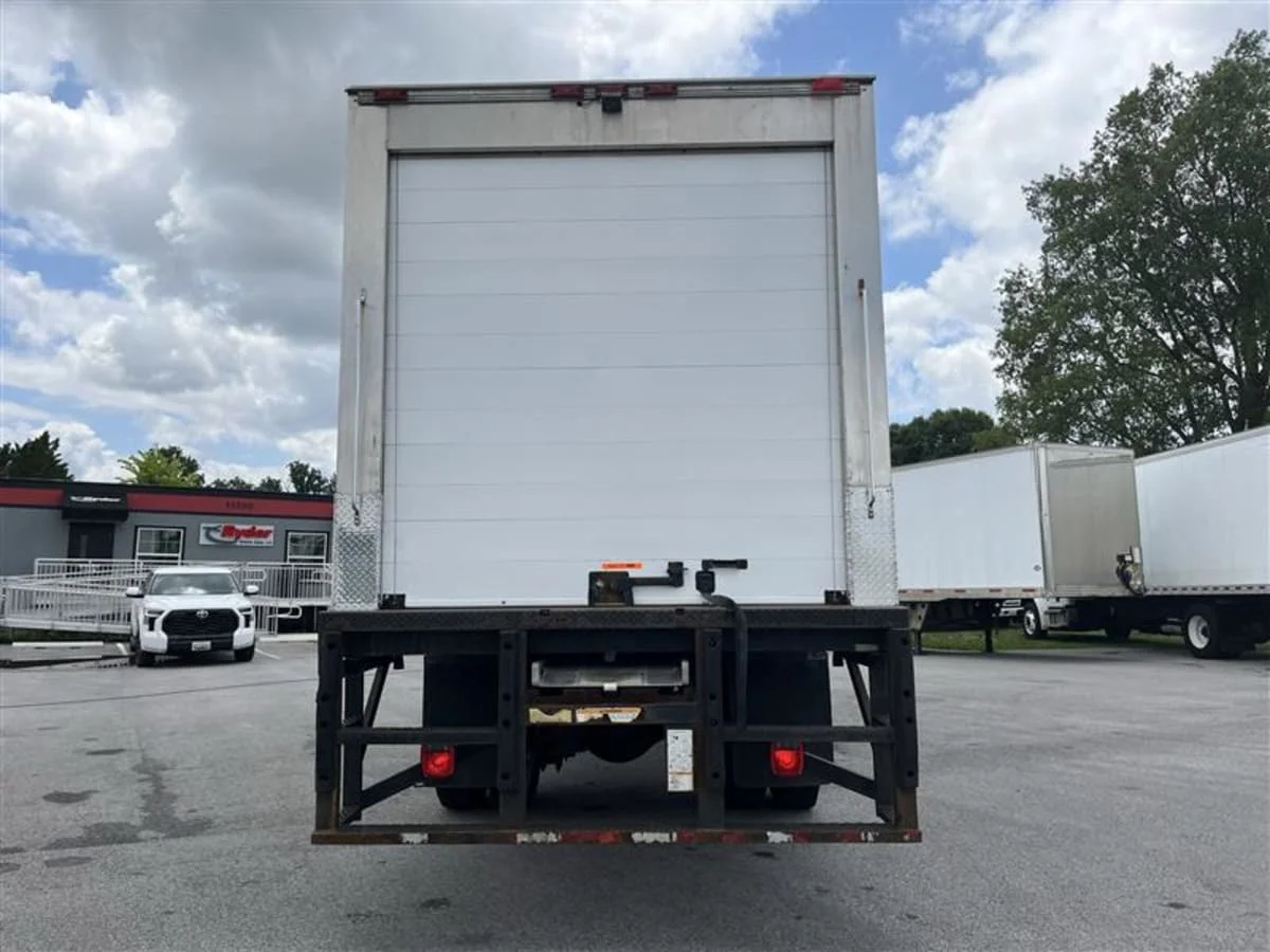 2018 Freightliner M2 106 in Beltsville, MD — photo 5
