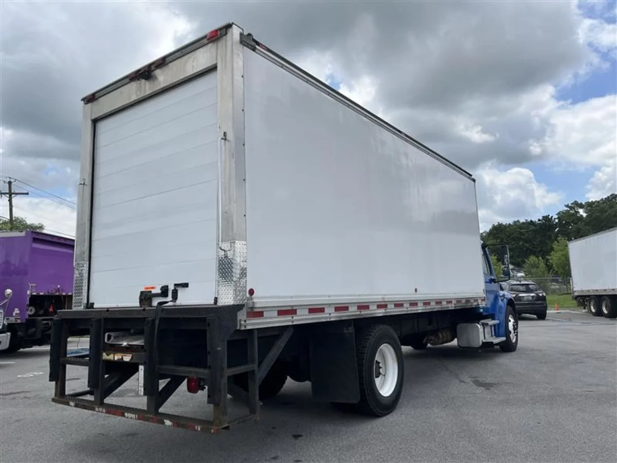 2018 Freightliner M2 106 in Beltsville, MD — photo 4