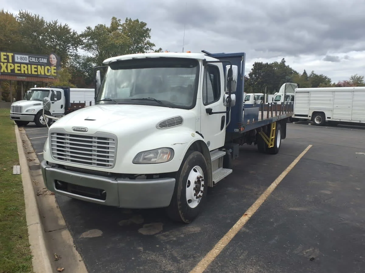 2015 Freightliner M2 106 in Taylor, MI — photo 3