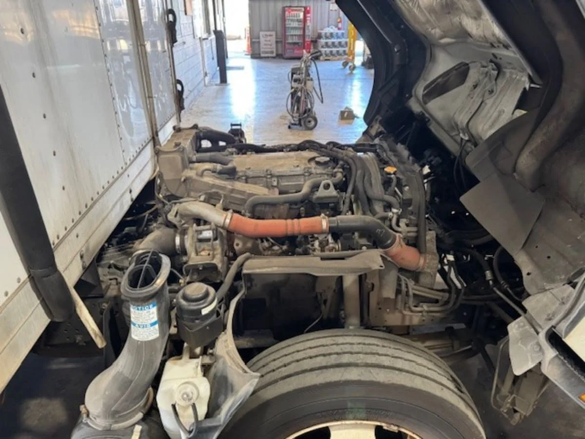 2017 Isuzu NPR - image 10