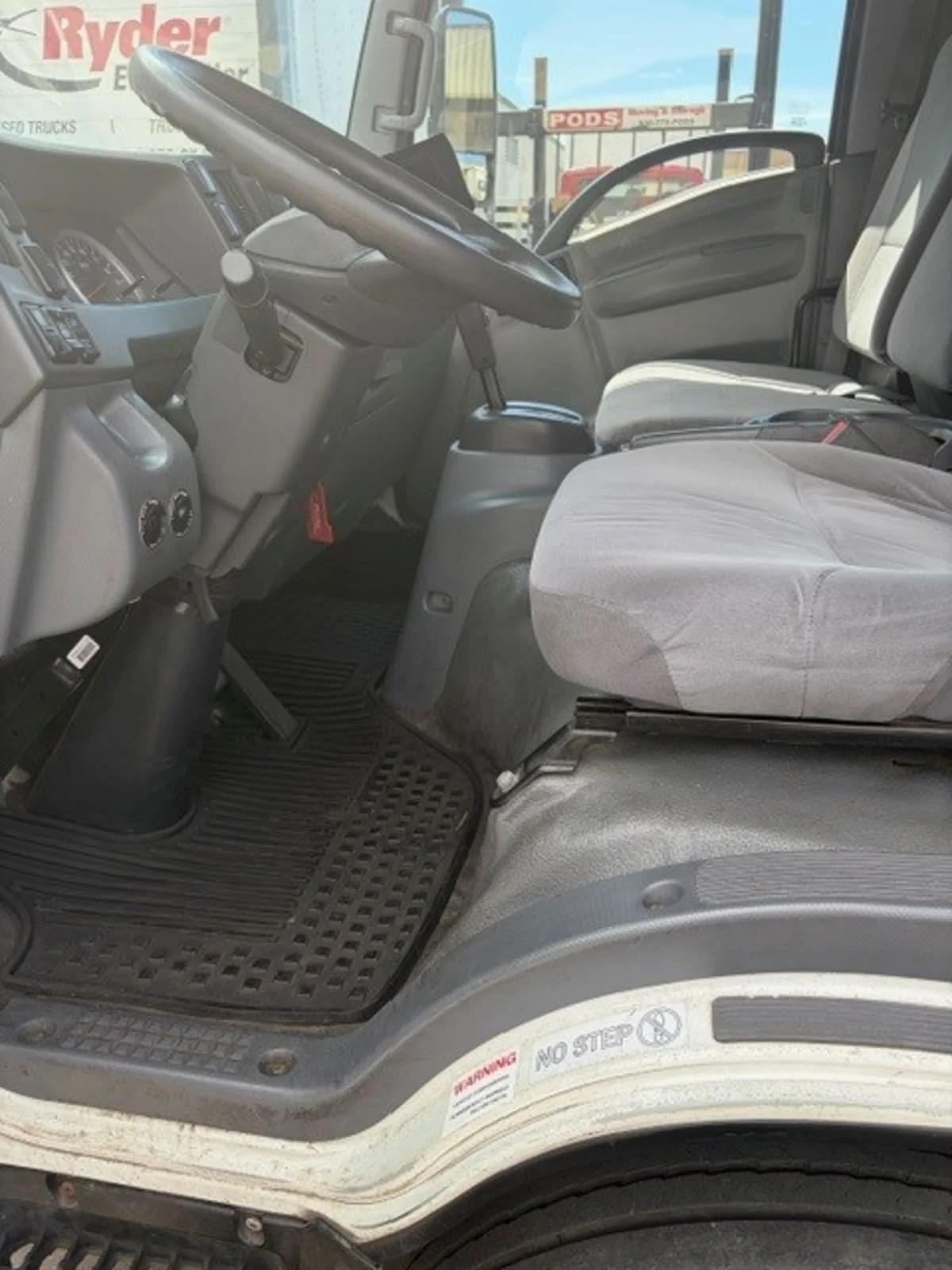 2017 Isuzu NPR - image 8