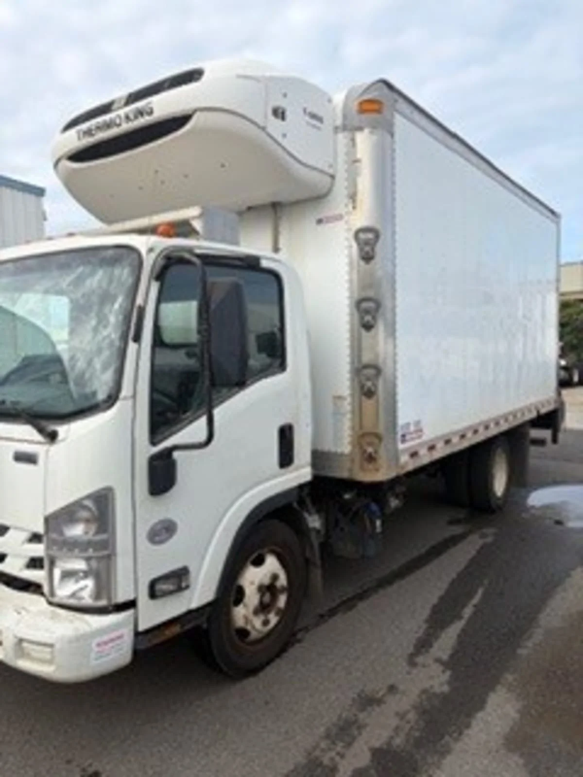 2017 Isuzu NPR - image 3