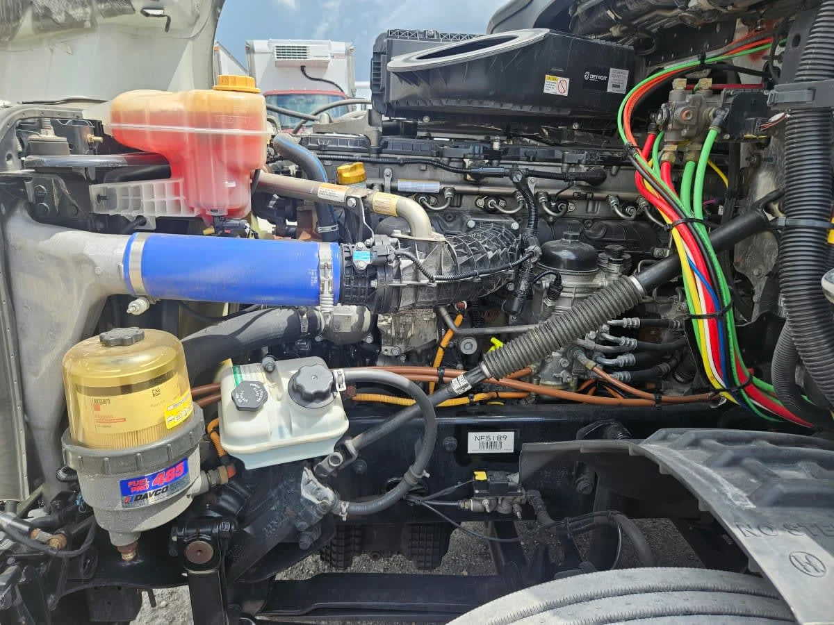2022 Freightliner Cascadia in Orlando, FL — photo 9