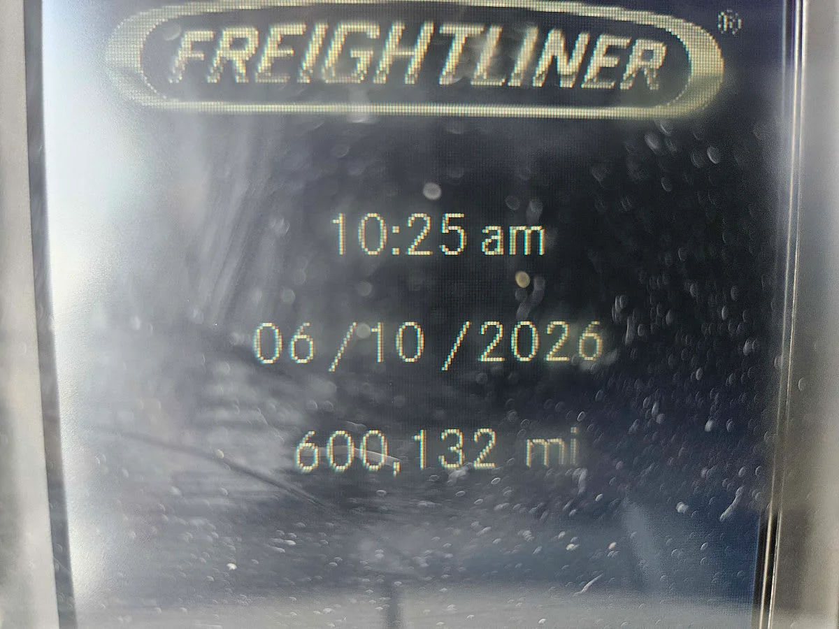 2022 Freightliner Cascadia in Orlando, FL — photo 10