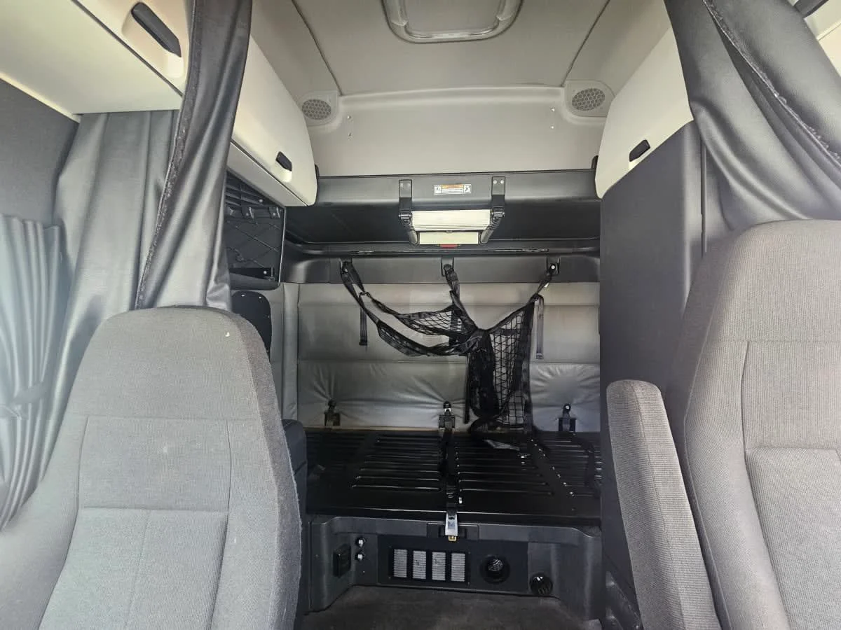 2022 Freightliner Cascadia in Orlando, FL — photo 8