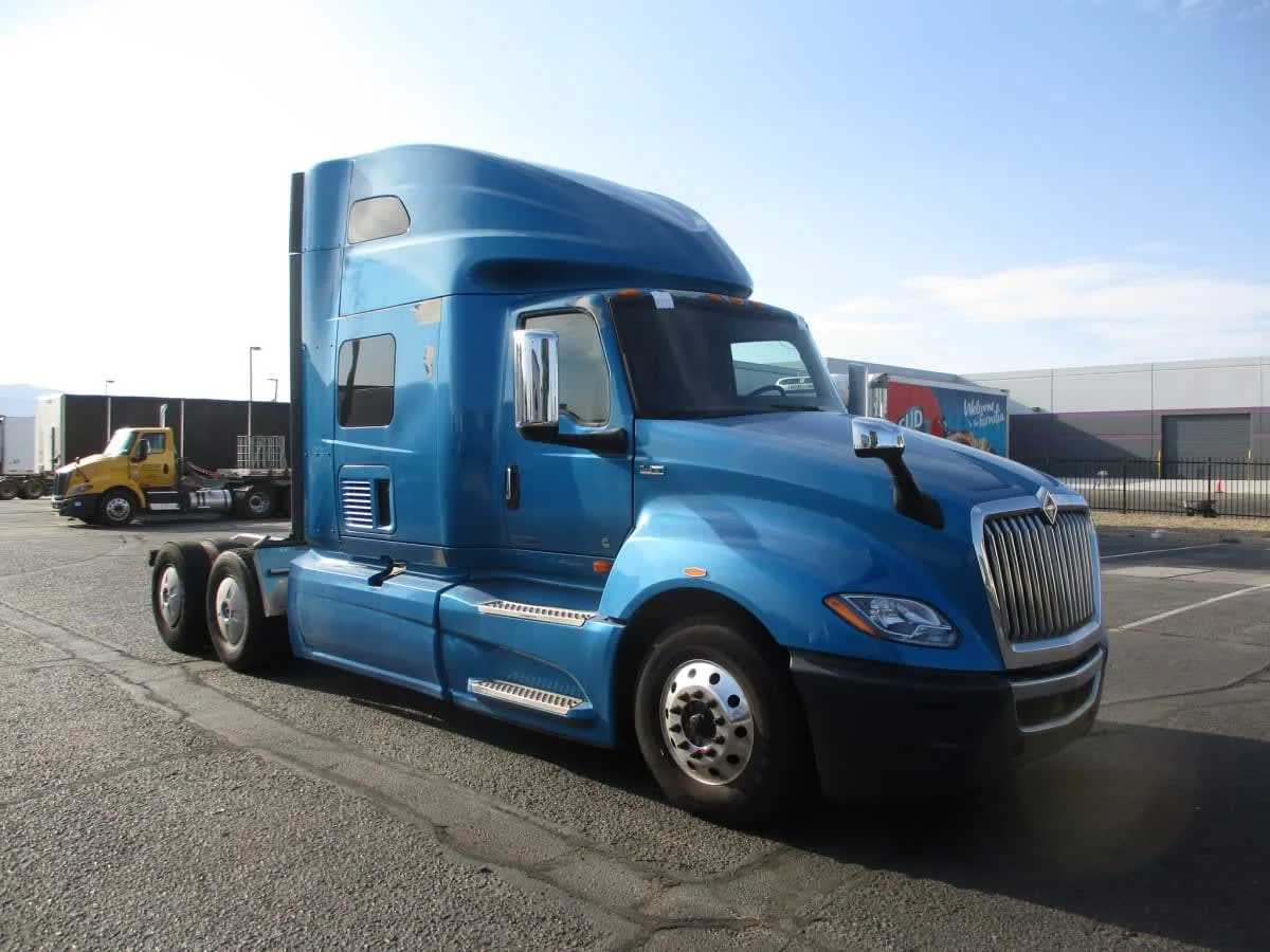 2021 International LT in Commerce City, CO — photo 3