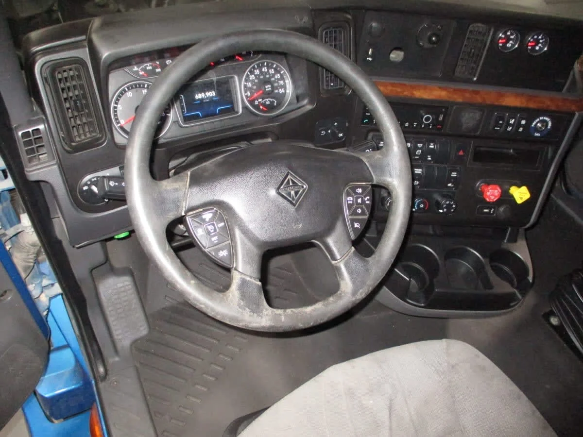 2021 International LT in Commerce City, CO — photo 7