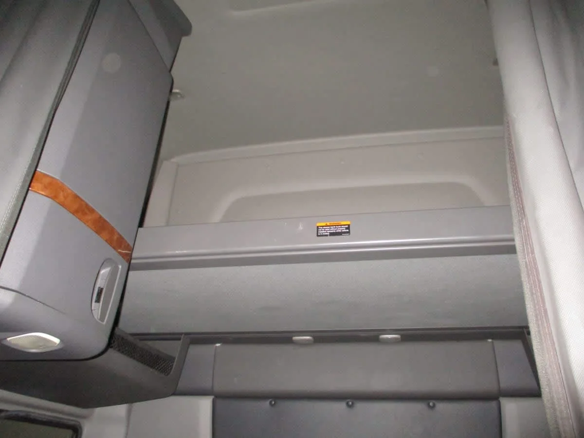2021 International LT in Commerce City, CO — photo 13