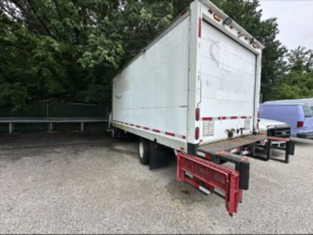 2012 Isuzu NPR - image 6