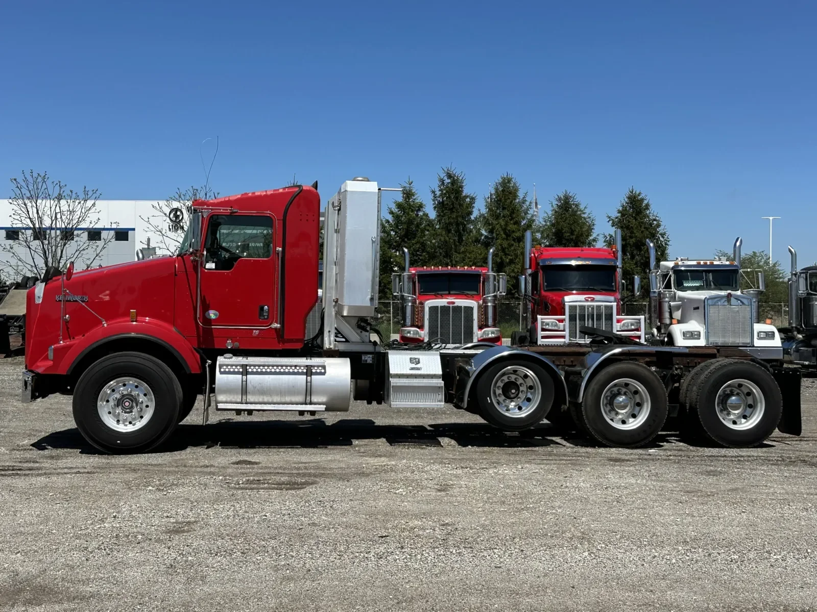 2012 Kenworth T800 - image 4
