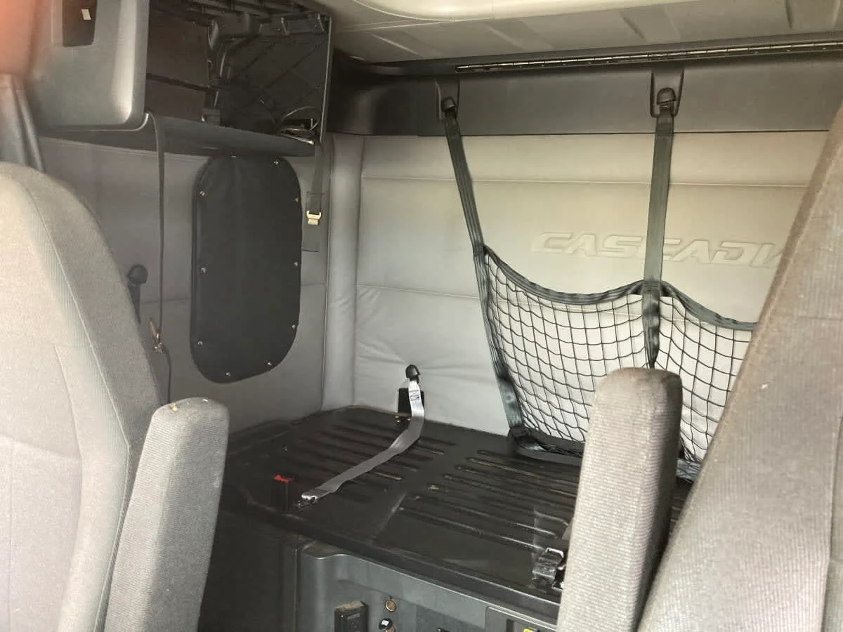 2020 Freightliner Cascadia in Springfield, MA — photo 12