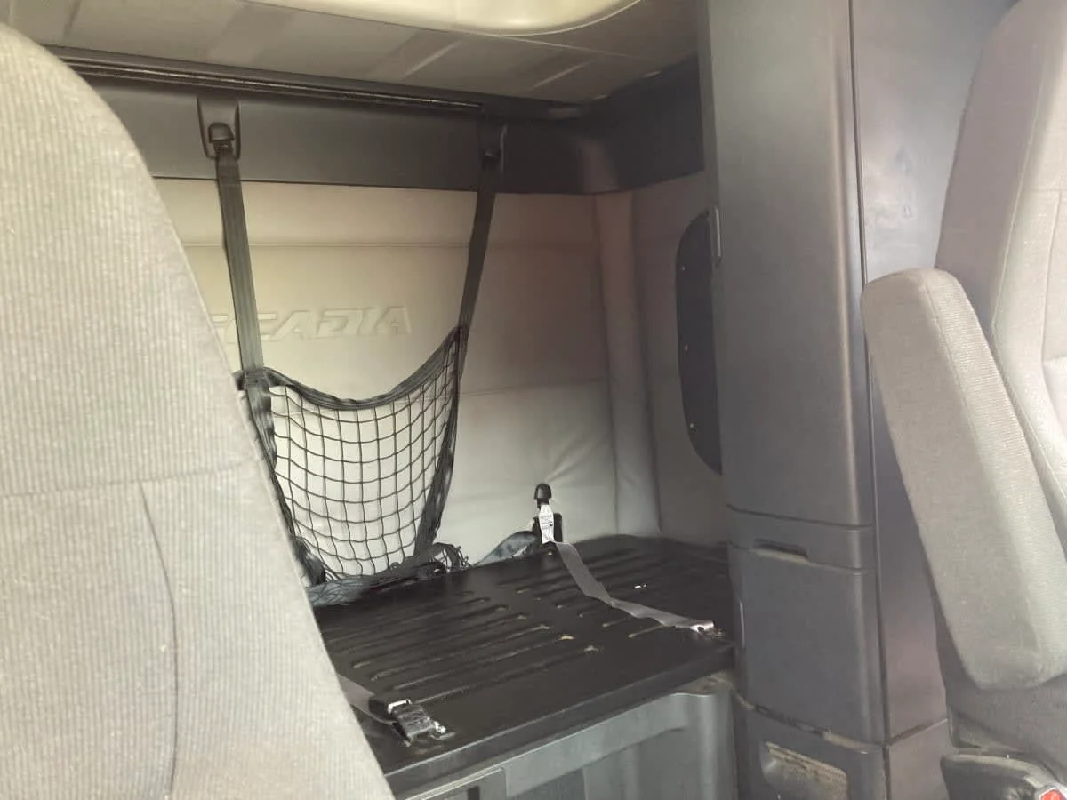 2020 Freightliner Cascadia in Springfield, MA — photo 13