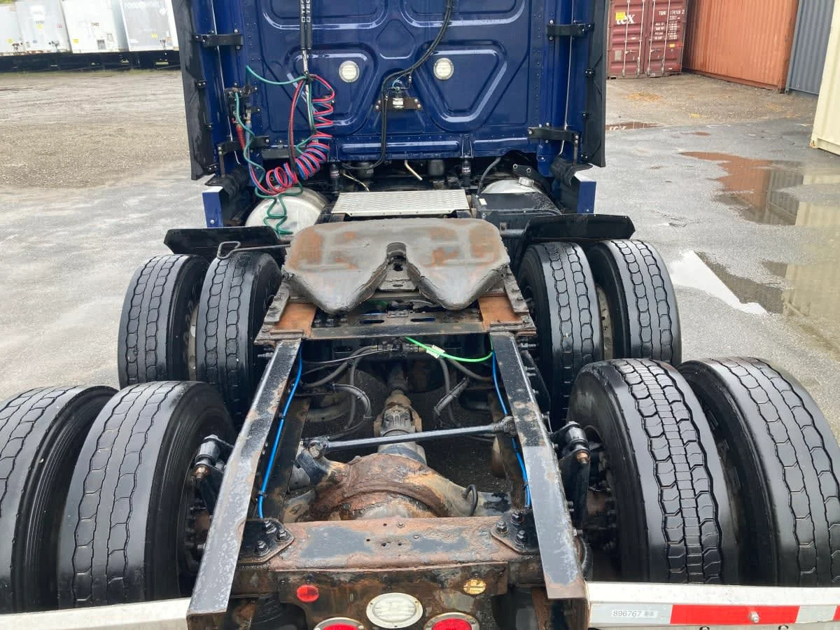 2020 Freightliner Cascadia in Springfield, MA — photo 7